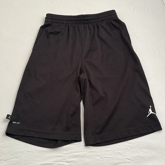 Nike DriFit black basketball athletic shorts - Picture 1 of 7
